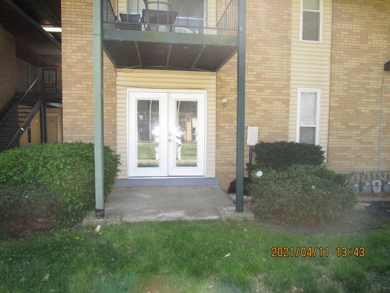555 N Dupont Ave - Photo 1
