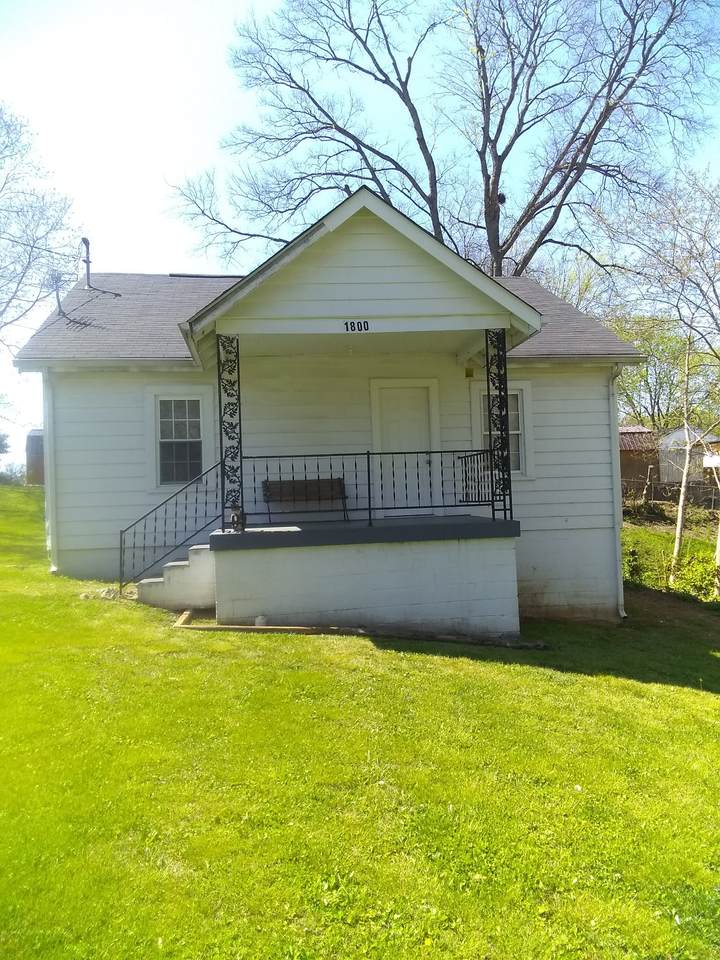 1800 Thompson Dr - Photo 1