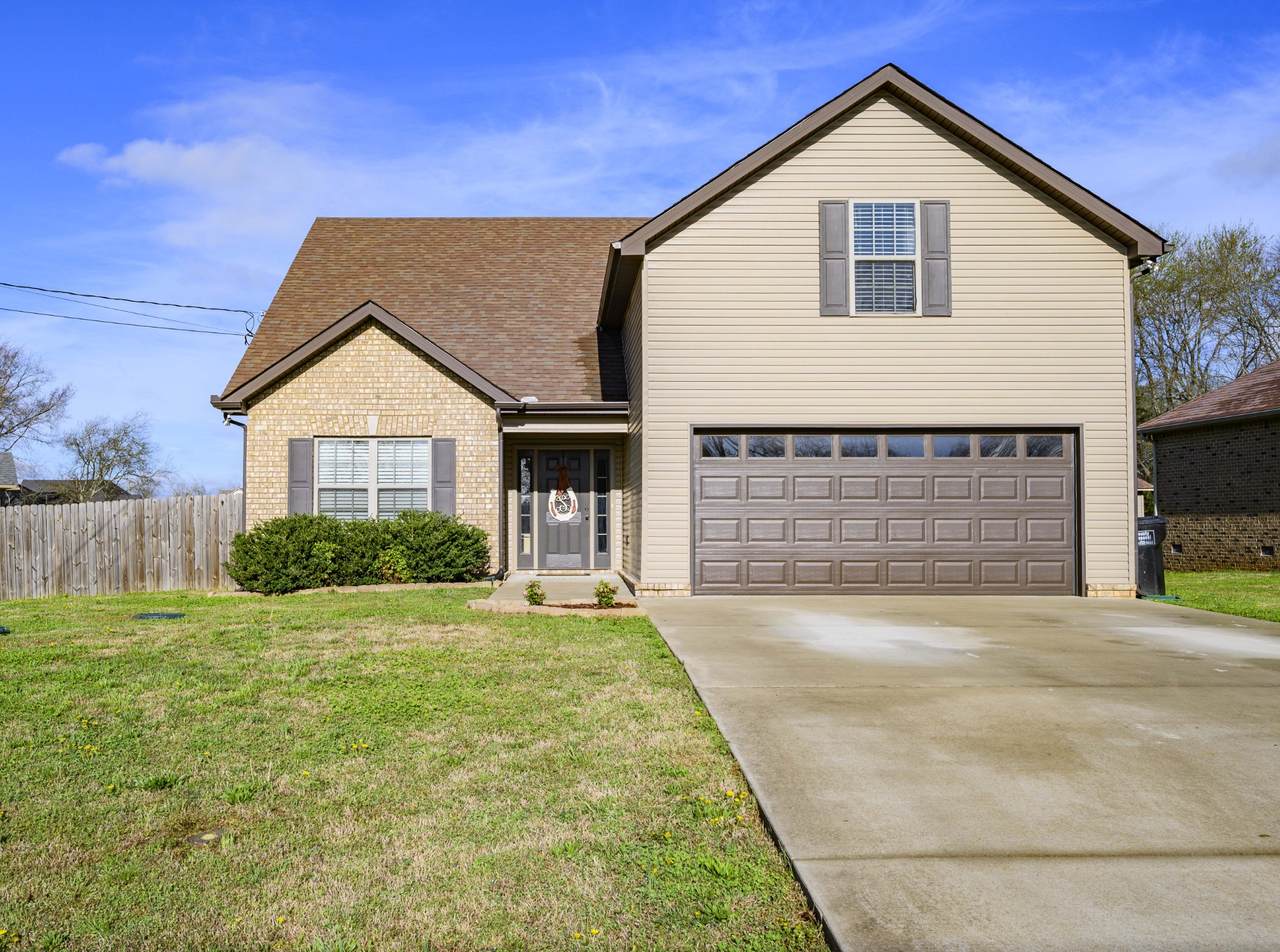 300 Gateway Dr - Photo 1