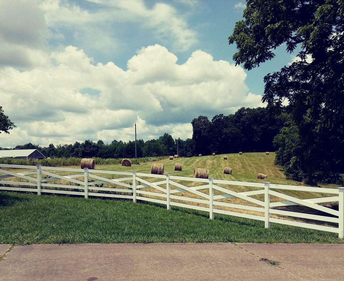 100 Cemetery Rd - Photo 1