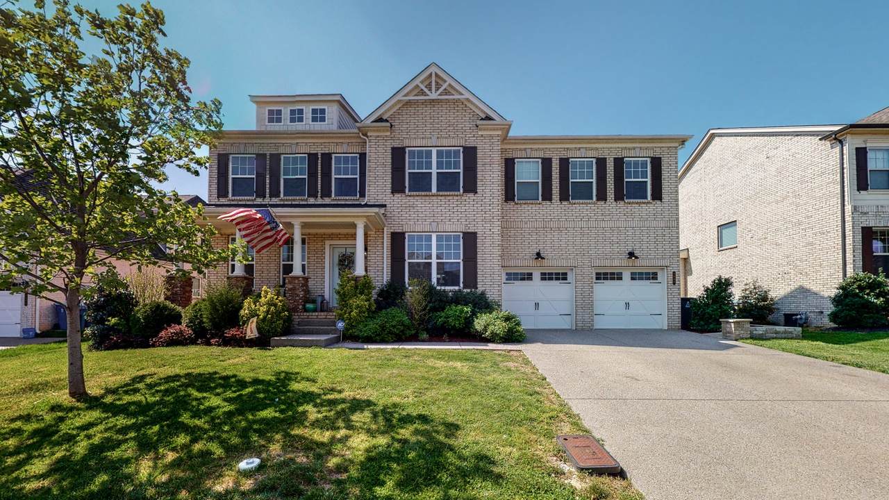 1521 Halsey Dr - Photo 1