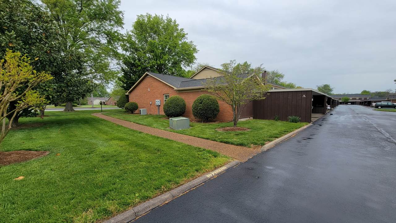 1002 E Northfield Blvd - Photo 1