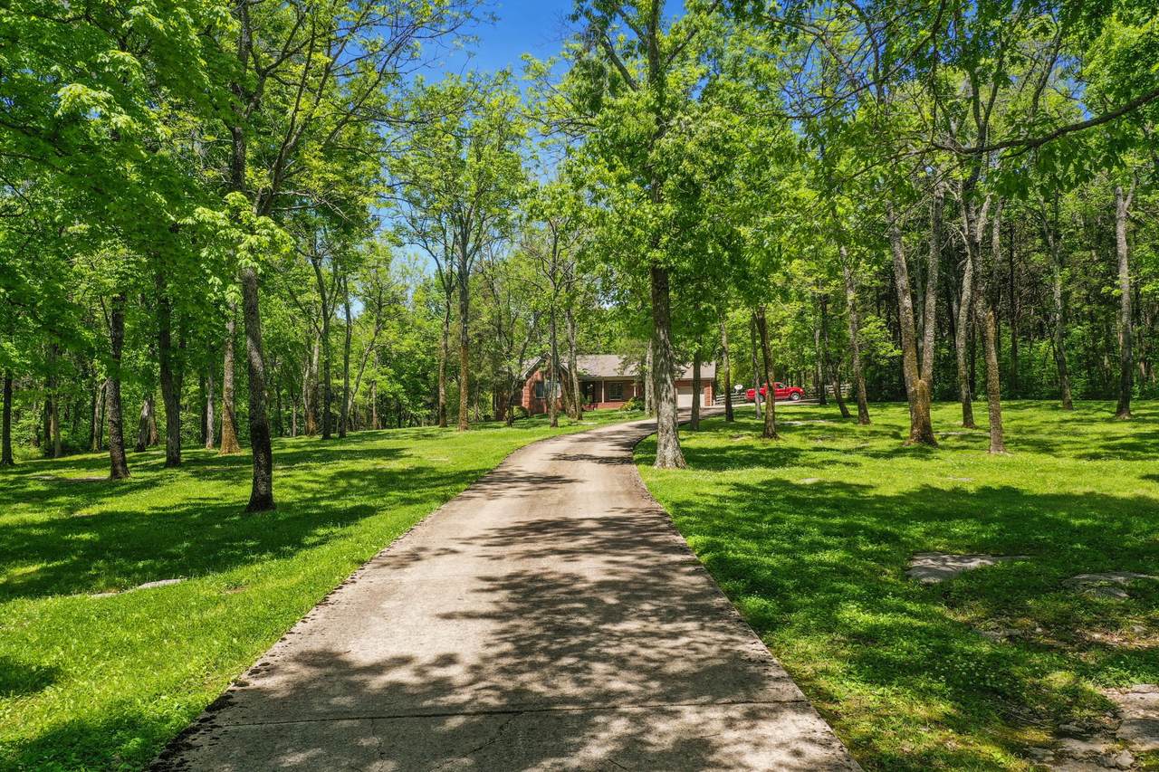 2721 Callis Rd - Photo 1