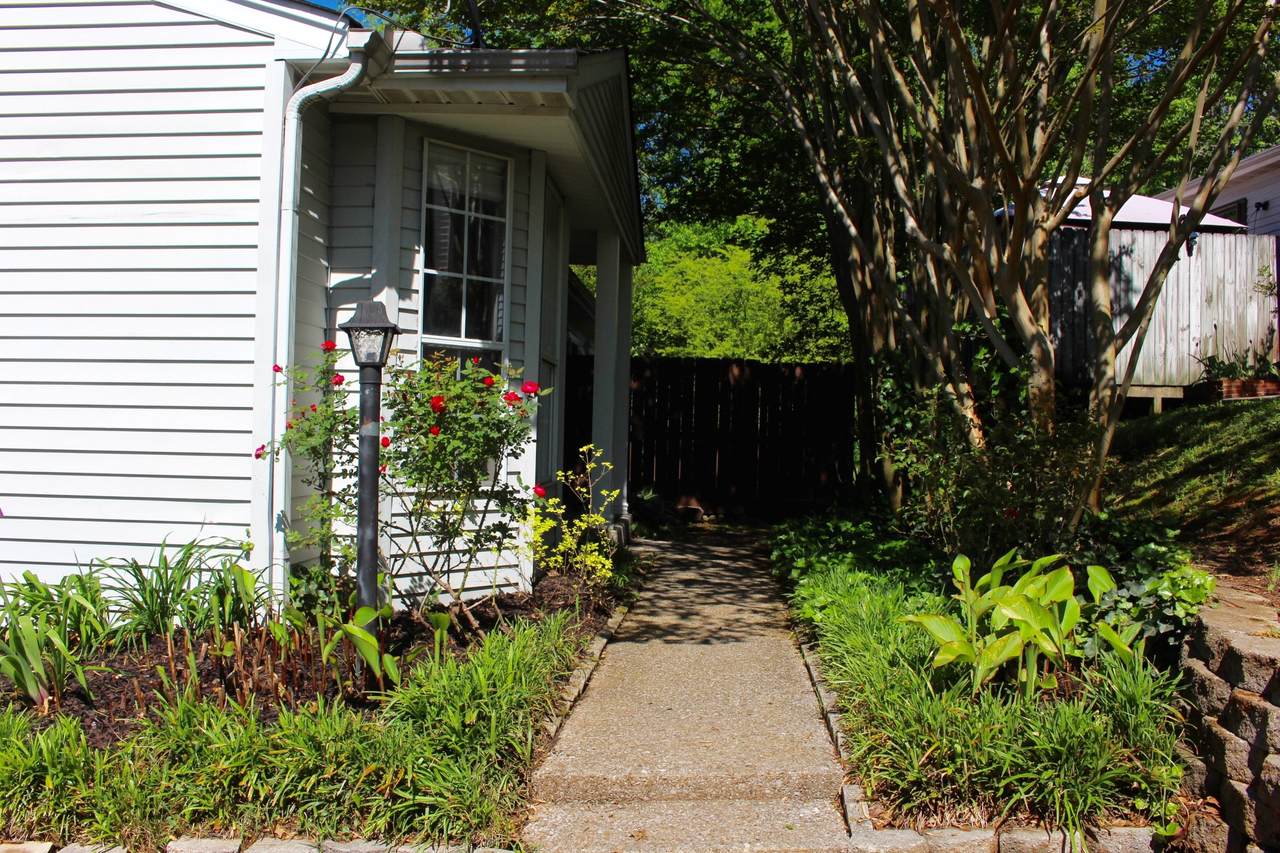 923 Patio Dr - Photo 1