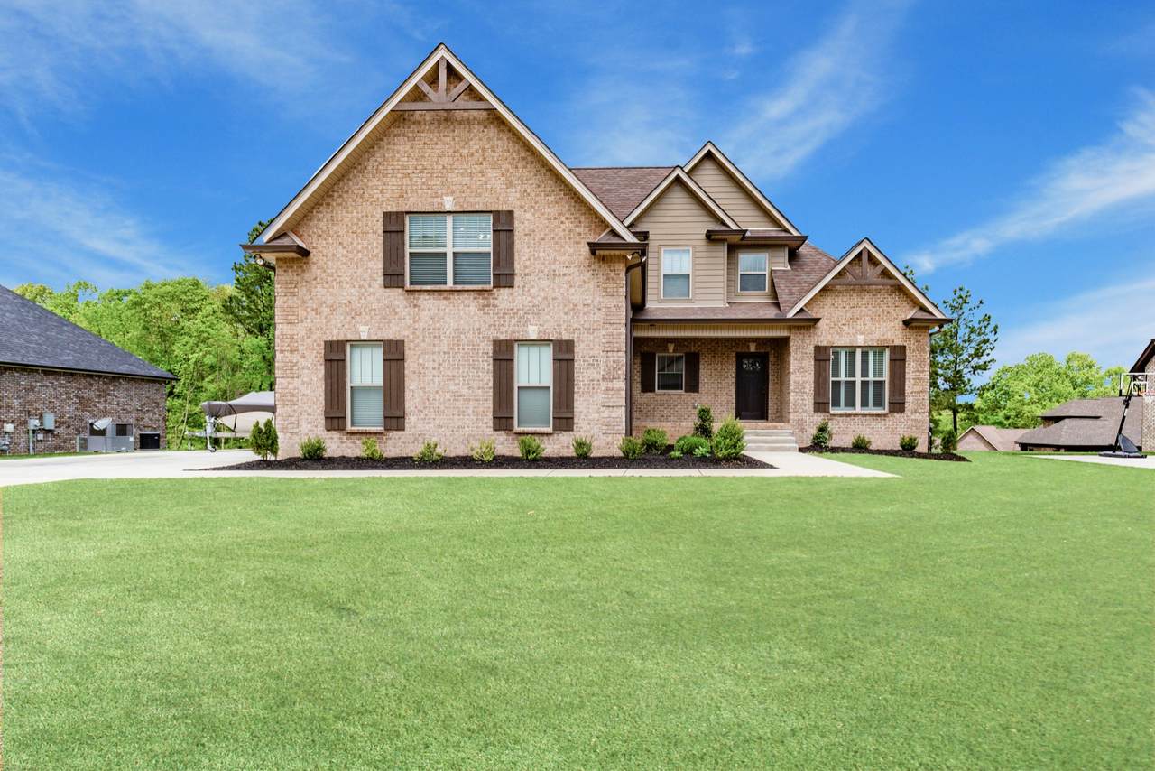 6063 W Mayflower Ct - Photo 1