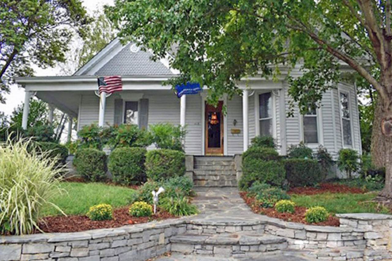 413 N Main St - Photo 1