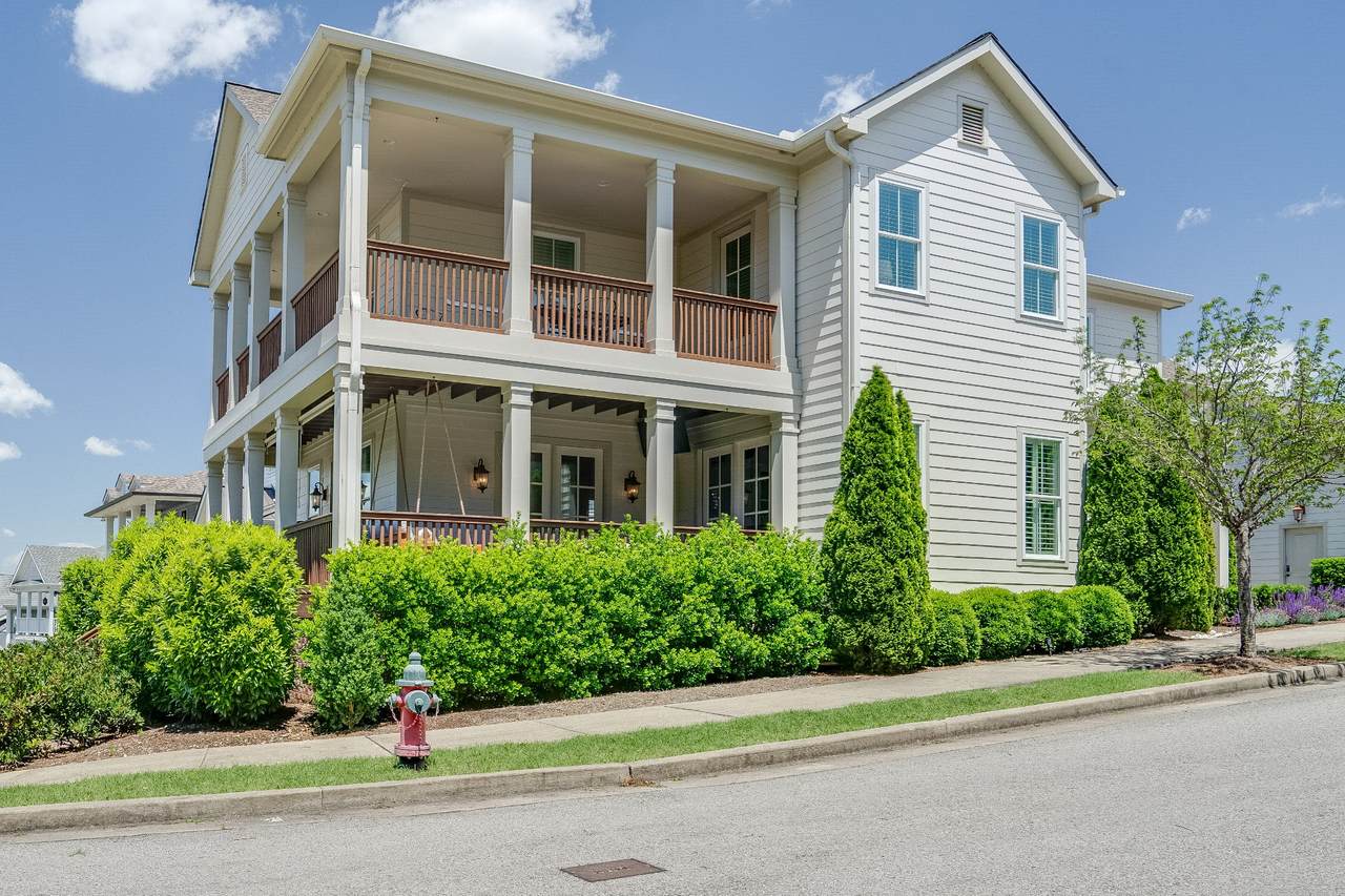 444 Patina Cir - Photo 1