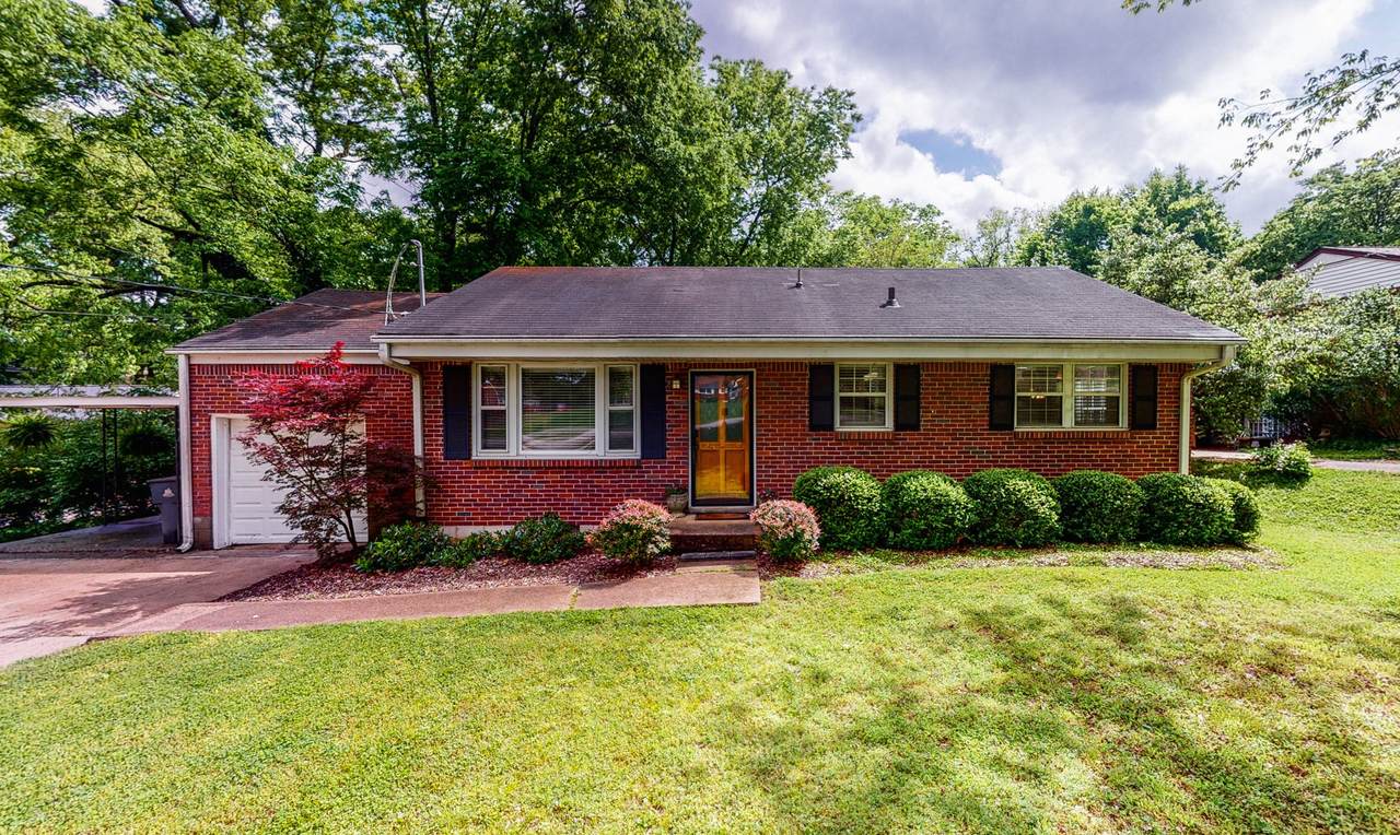 832 Lemont Dr - Photo 1