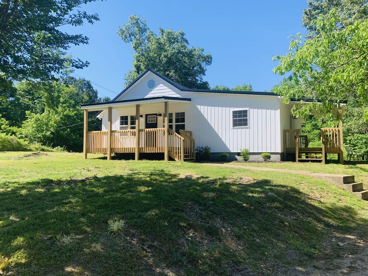 2378 Clydeton Rd - Photo 1