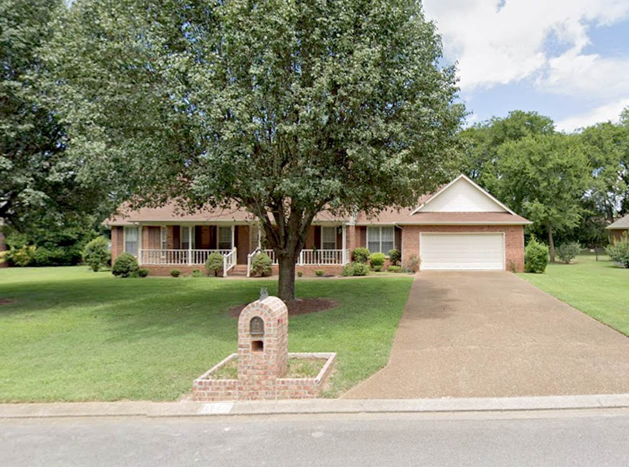 426 Freedom Ct - Photo 1