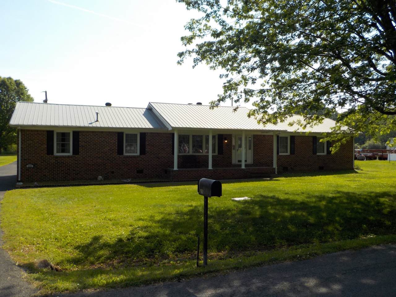 315 Highland Dr - Photo 1