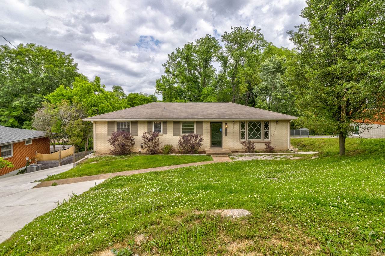 1707 Welcome Ln - Photo 1