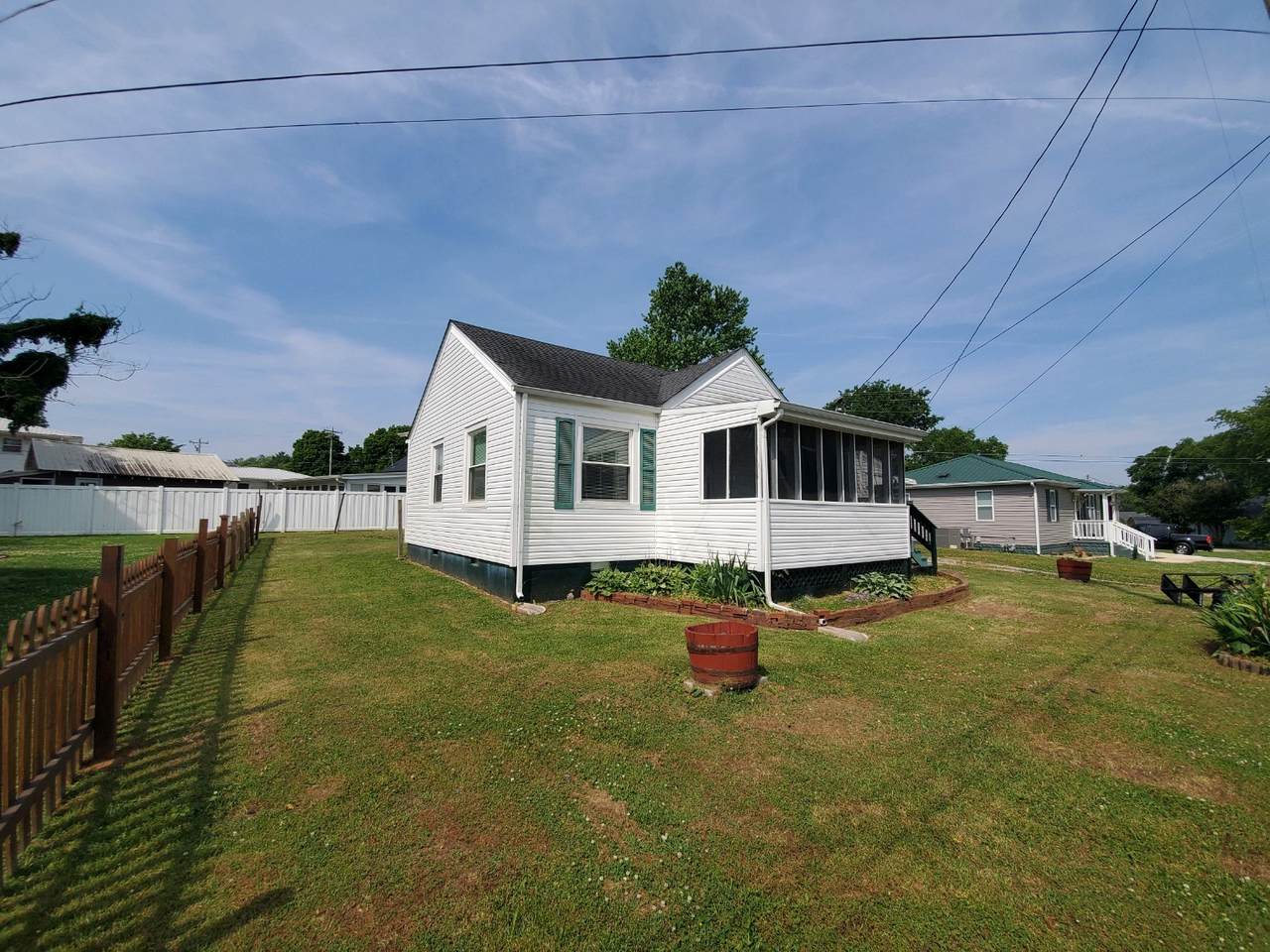113 Allen St - Photo 1