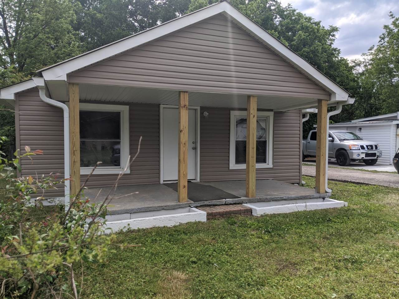 506 Reavis St - Photo 1