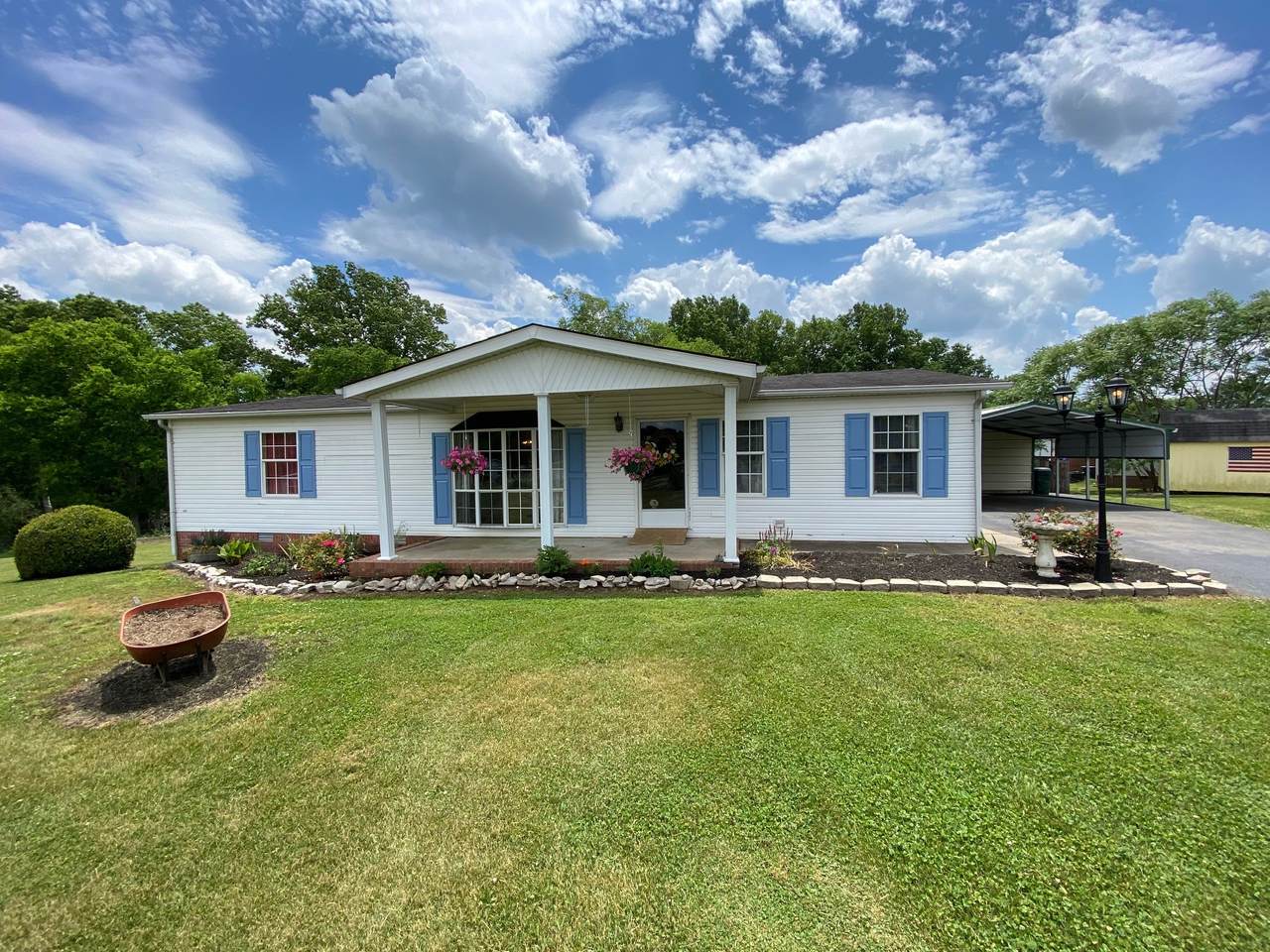 108 Elton Ct - Photo 1