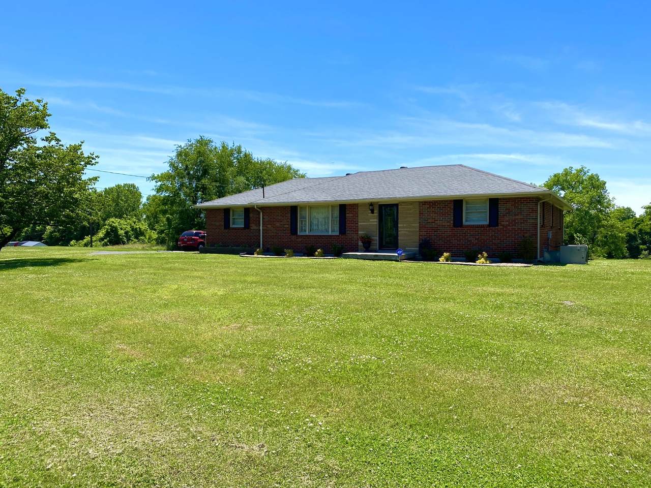 1102 Robinson Rd - Photo 1