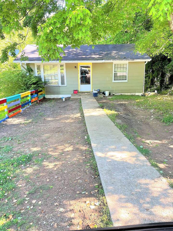 534 E Woodring St - Photo 1