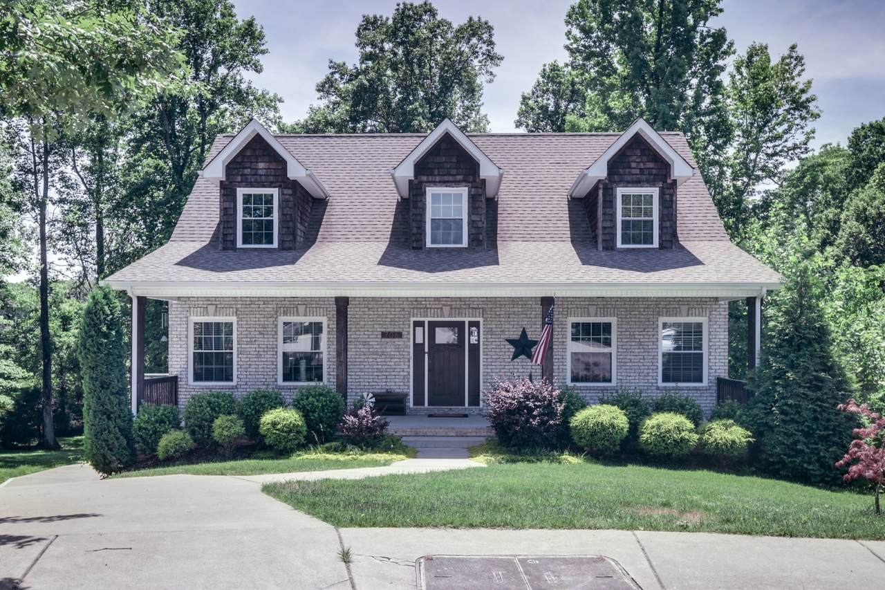 706 Courtland Ave - Photo 1