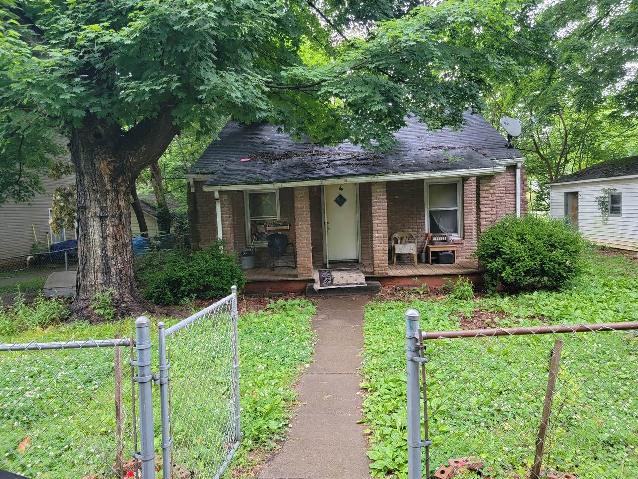 716 West St - Photo 1