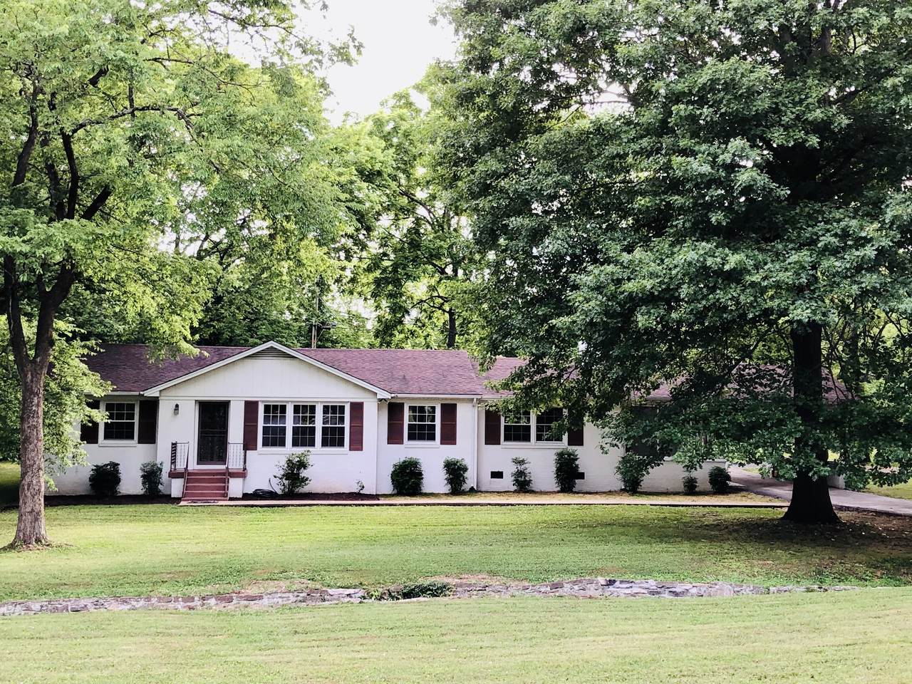2700 Brookside Dr - Photo 1