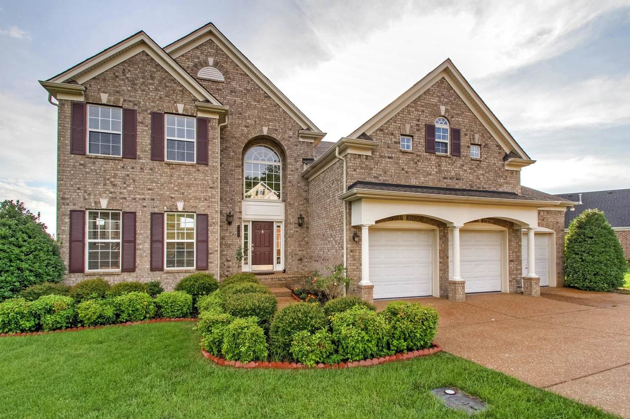 1562 Towne Park Ln - Photo 1