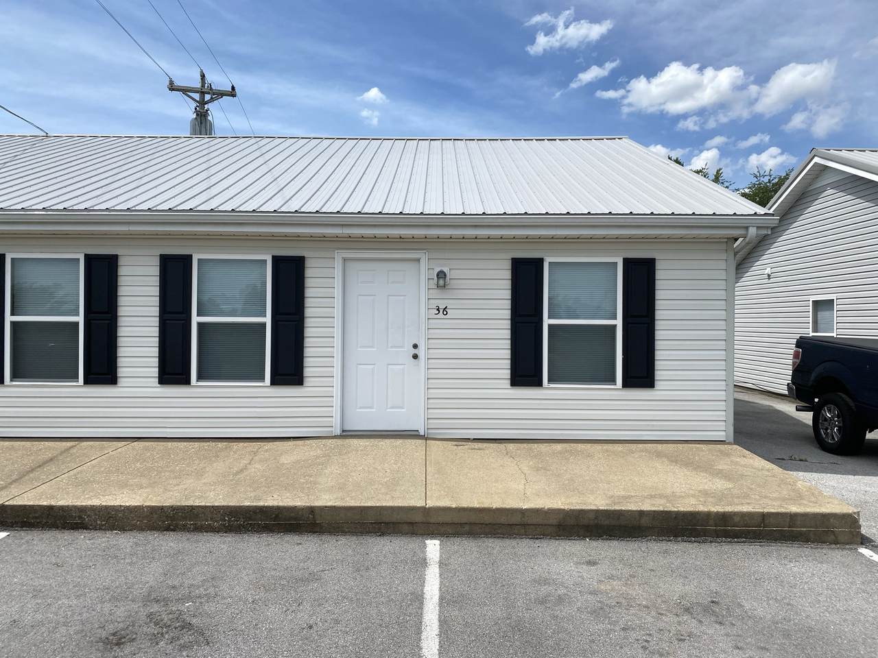 512 Patricia Ln - Photo 1