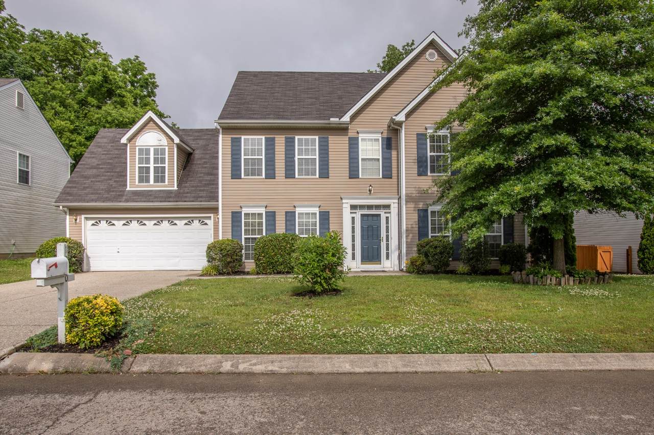 1050 Vanguard Dr - Photo 1