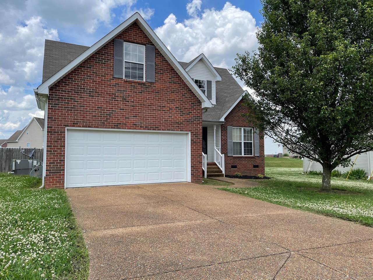 1008 Golf View Way - Photo 1