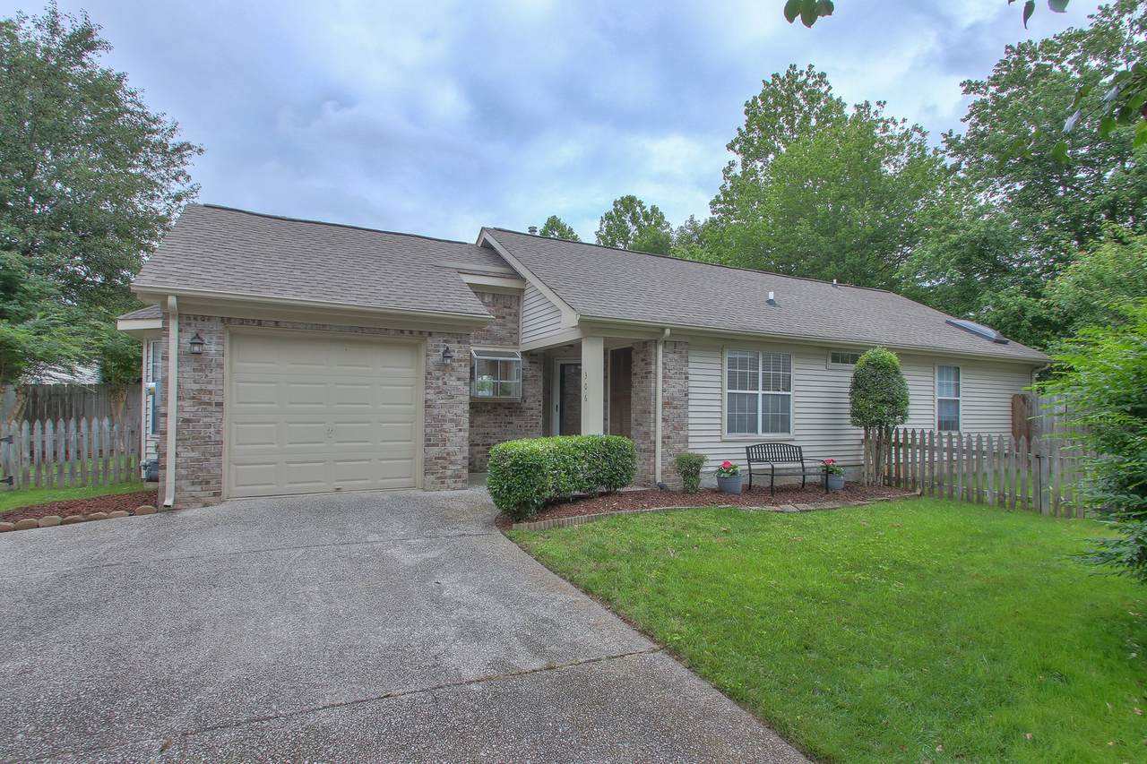 306 Montrose Ct - Photo 1
