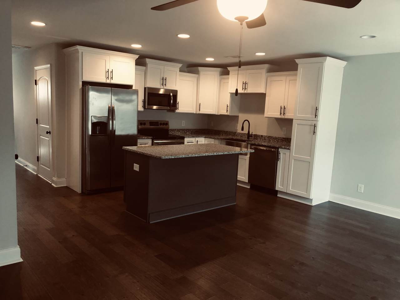 272 Signature Pl - Photo 1