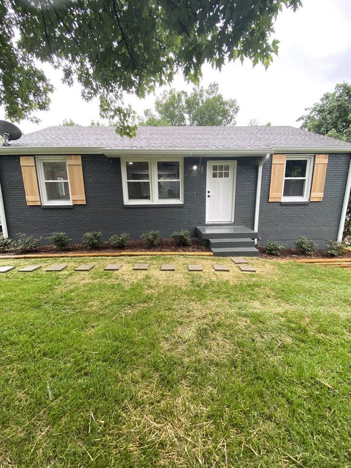 713 Dover Rd - Photo 1