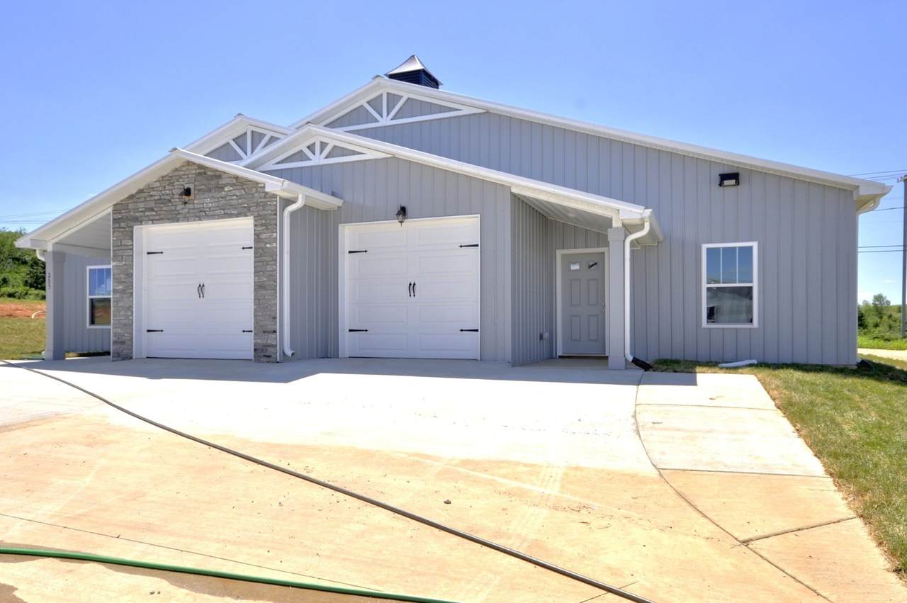 160 Bainbridge Dr Unit B - Photo 1
