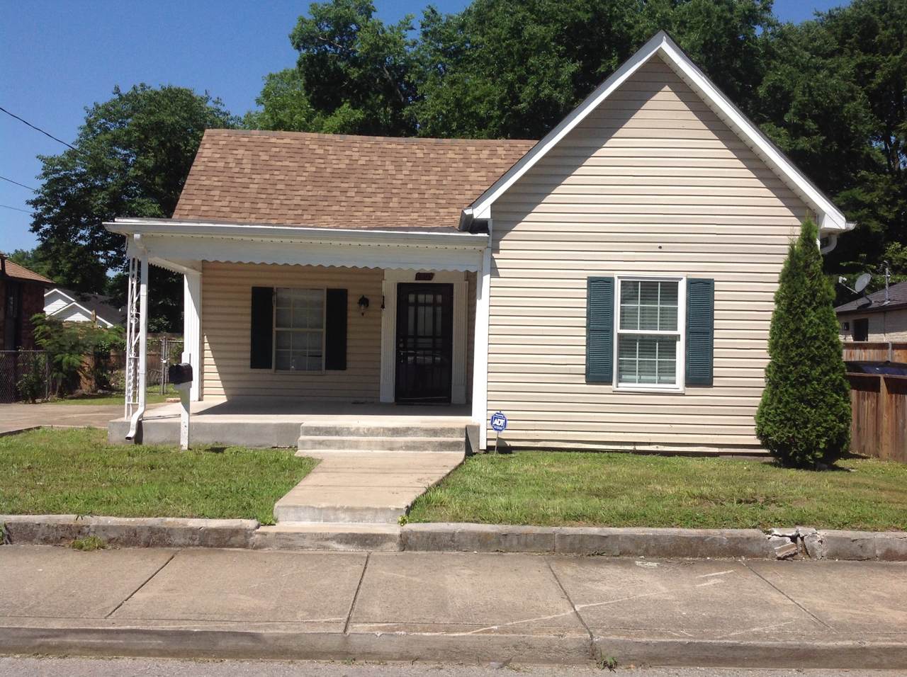 1907 12th Ave - Photo 1
