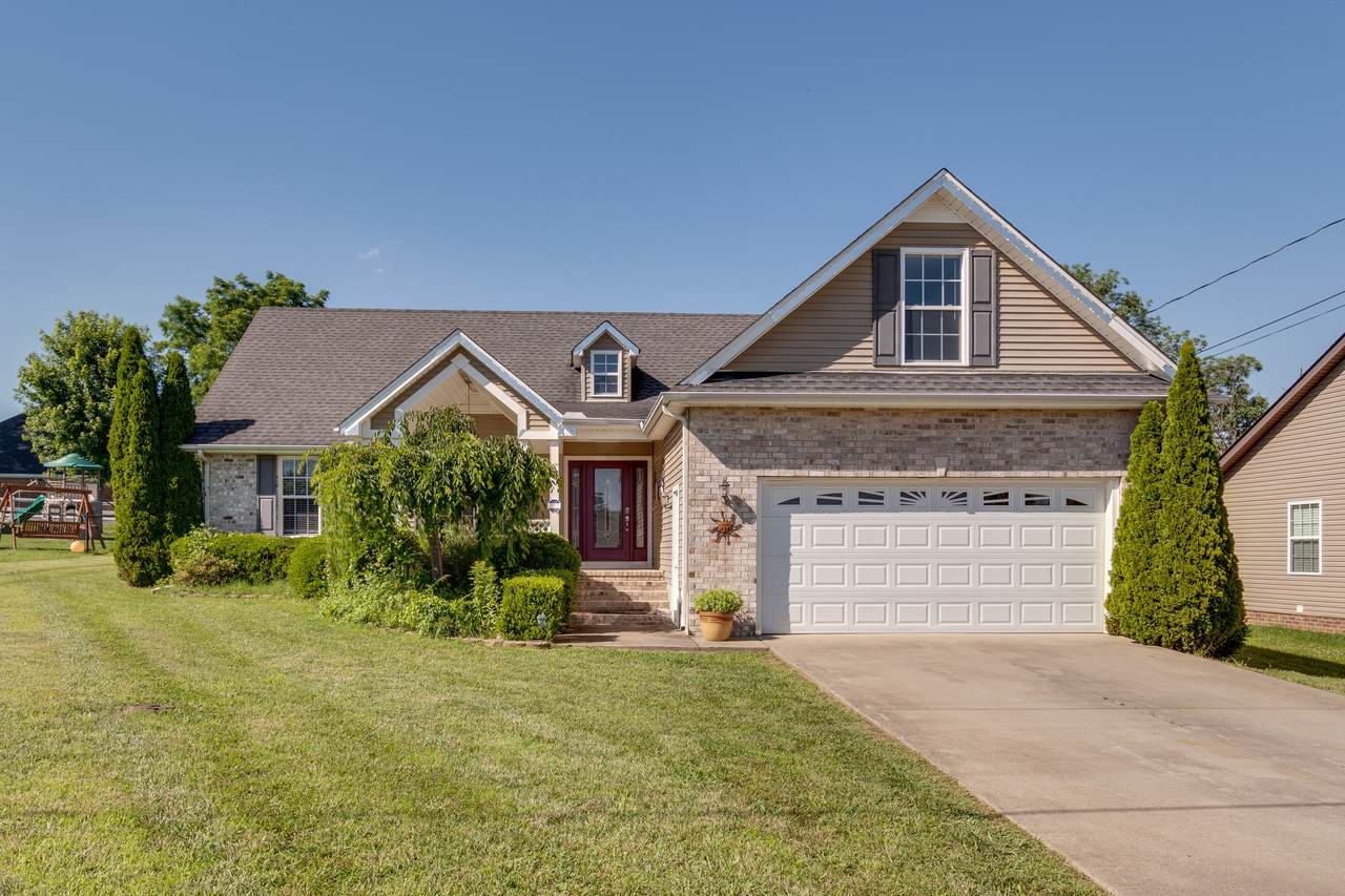 200 Jordan Ave - Photo 1
