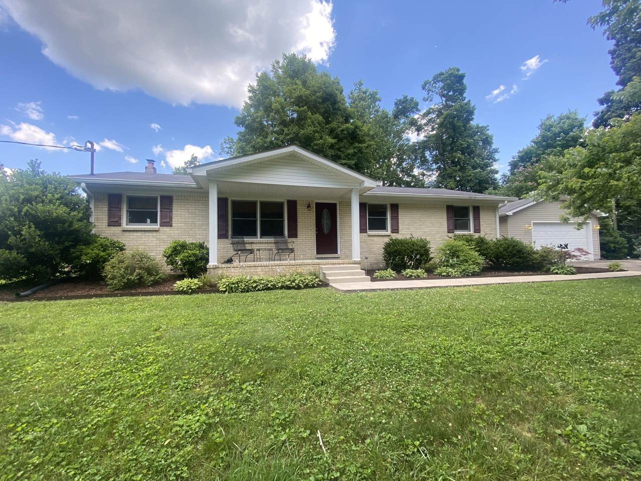 818 Dale Ridge Rd - Photo 1