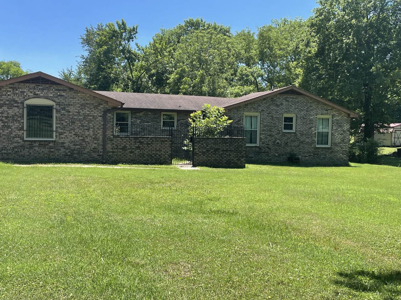 336 Homestead Rd - Photo 1