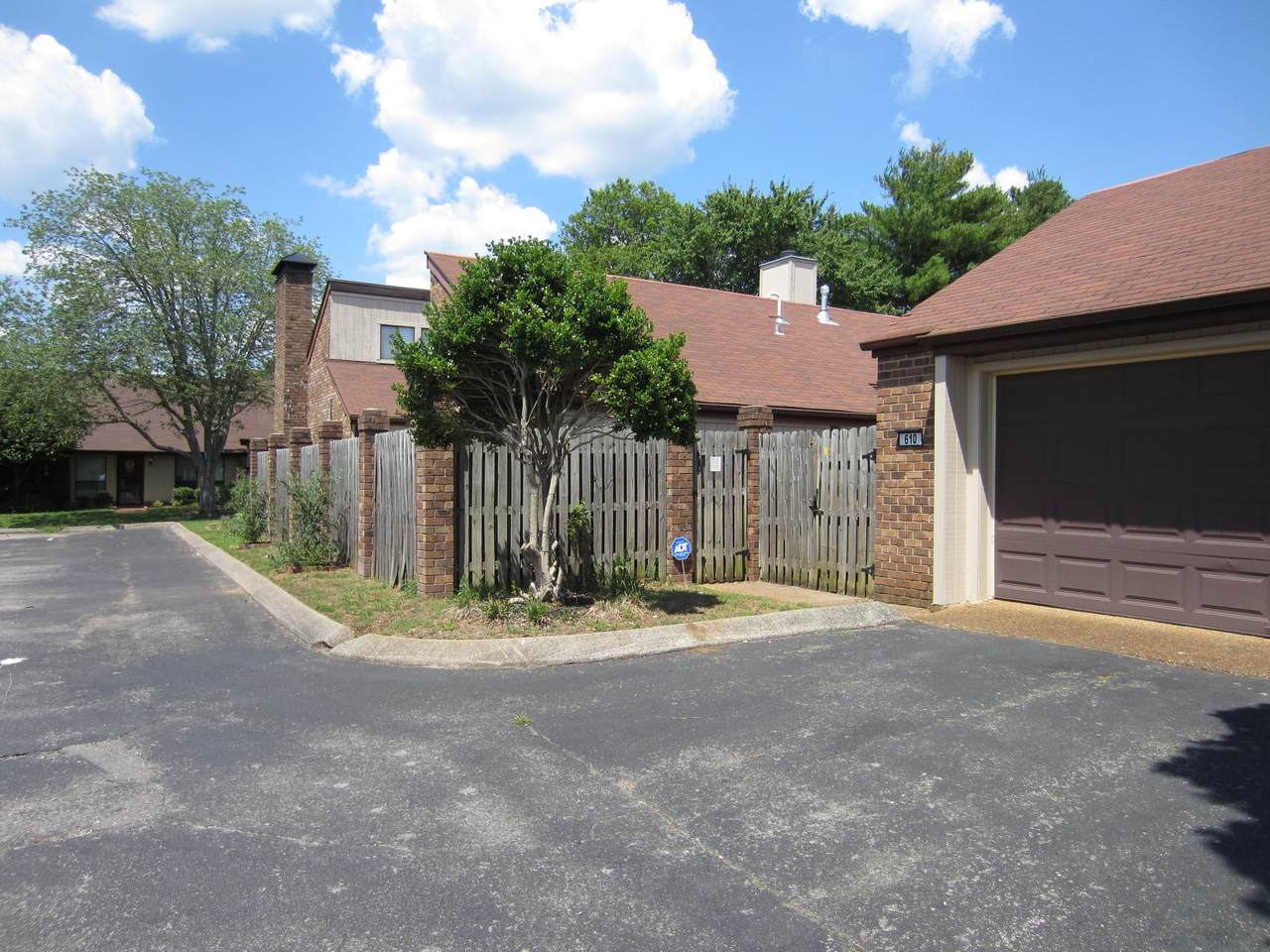 610 Weatherbeaten Pl - Photo 1