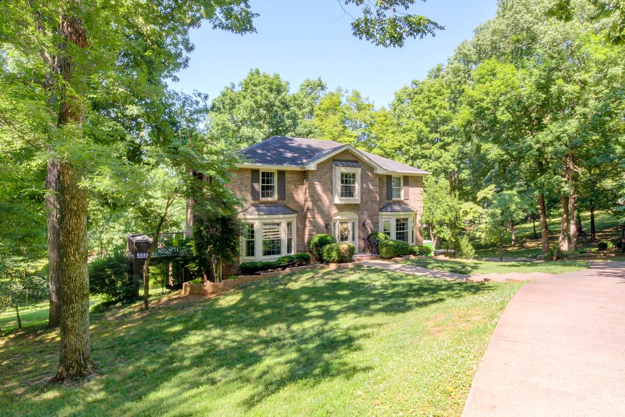 1610 Deerfield Dr - Photo 1