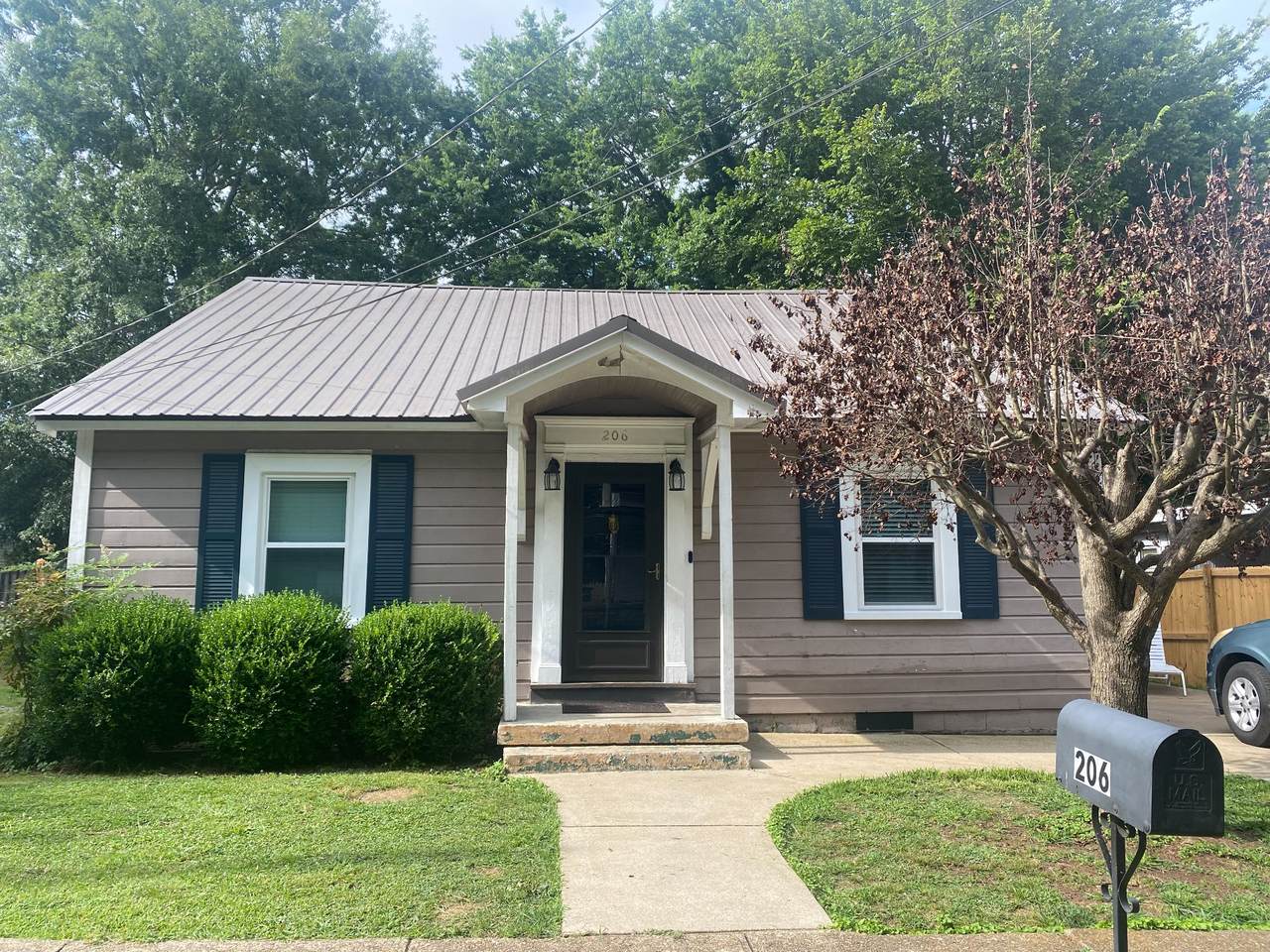 206 Jefferson St - Photo 1