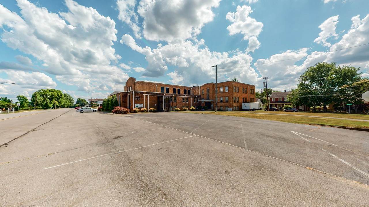 1106 Hadley Ave - Photo 1