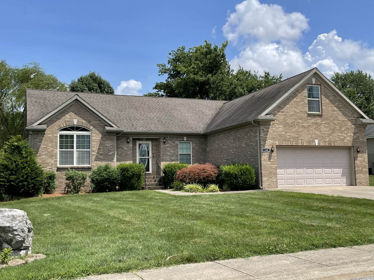 100 Daven Dr - Photo 1