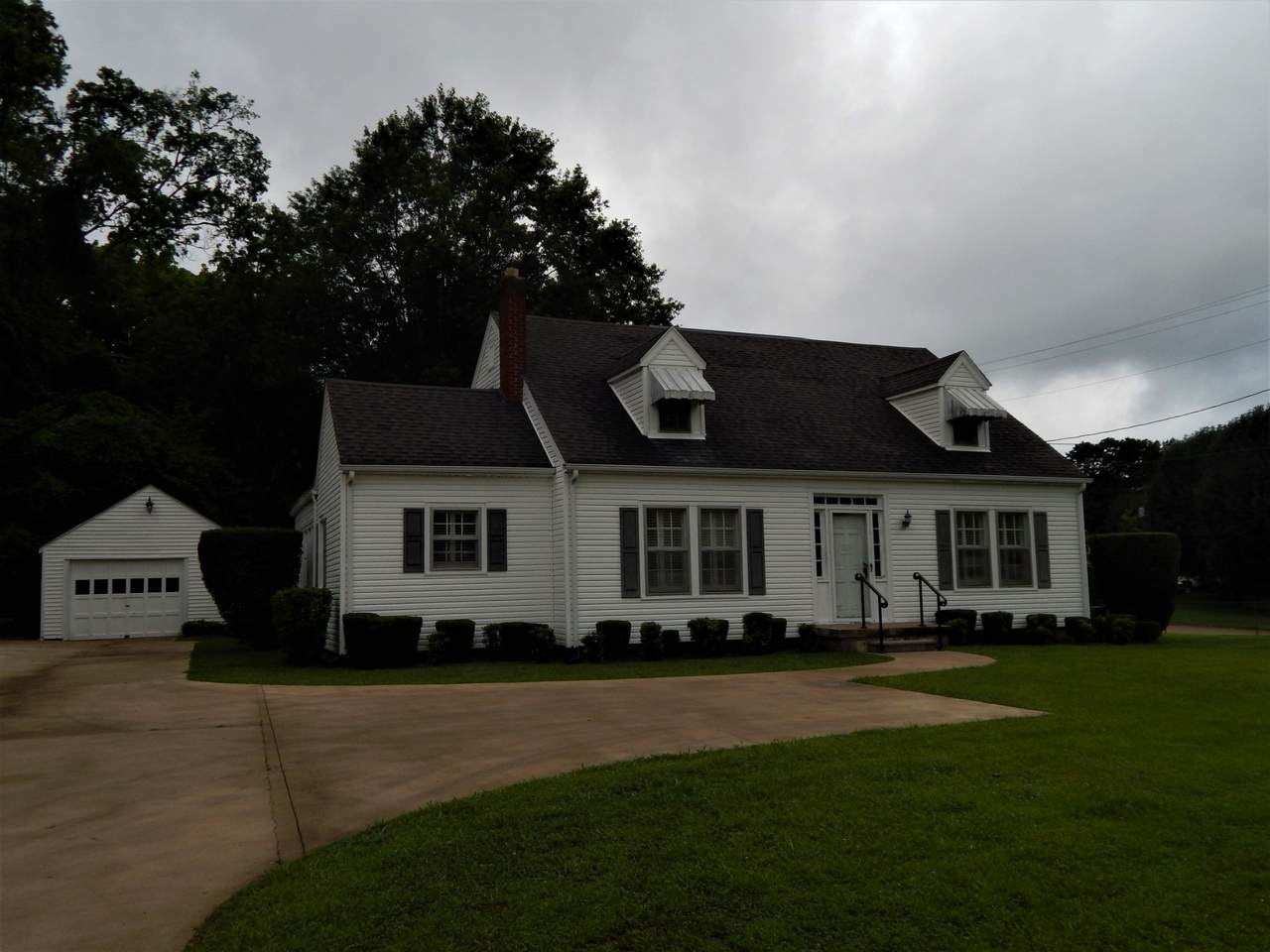 117 N High St - Photo 1