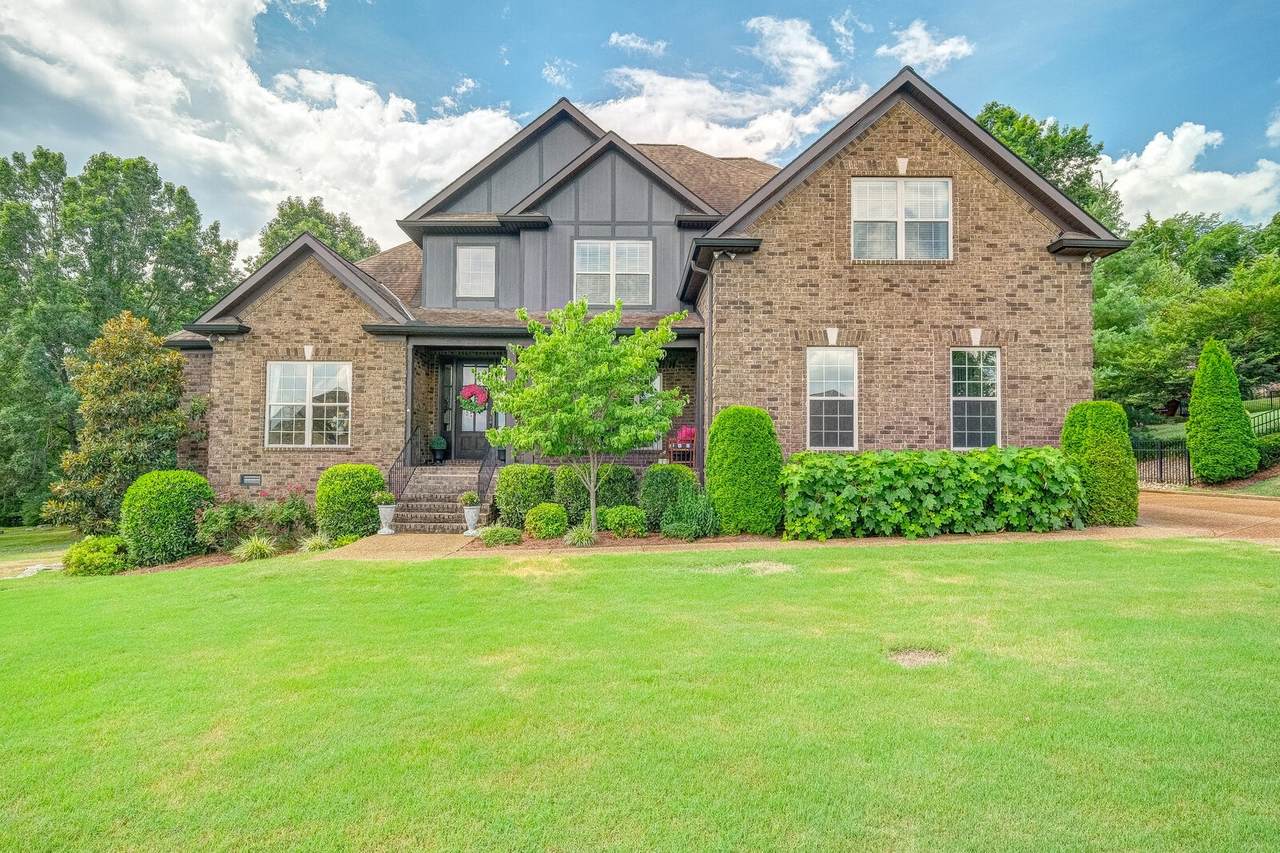 117 Waters Hill Cir - Photo 1