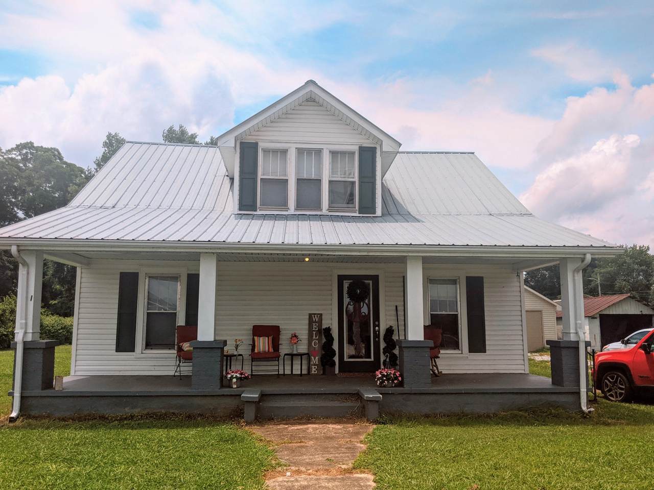 307 Red Rd - Photo 1