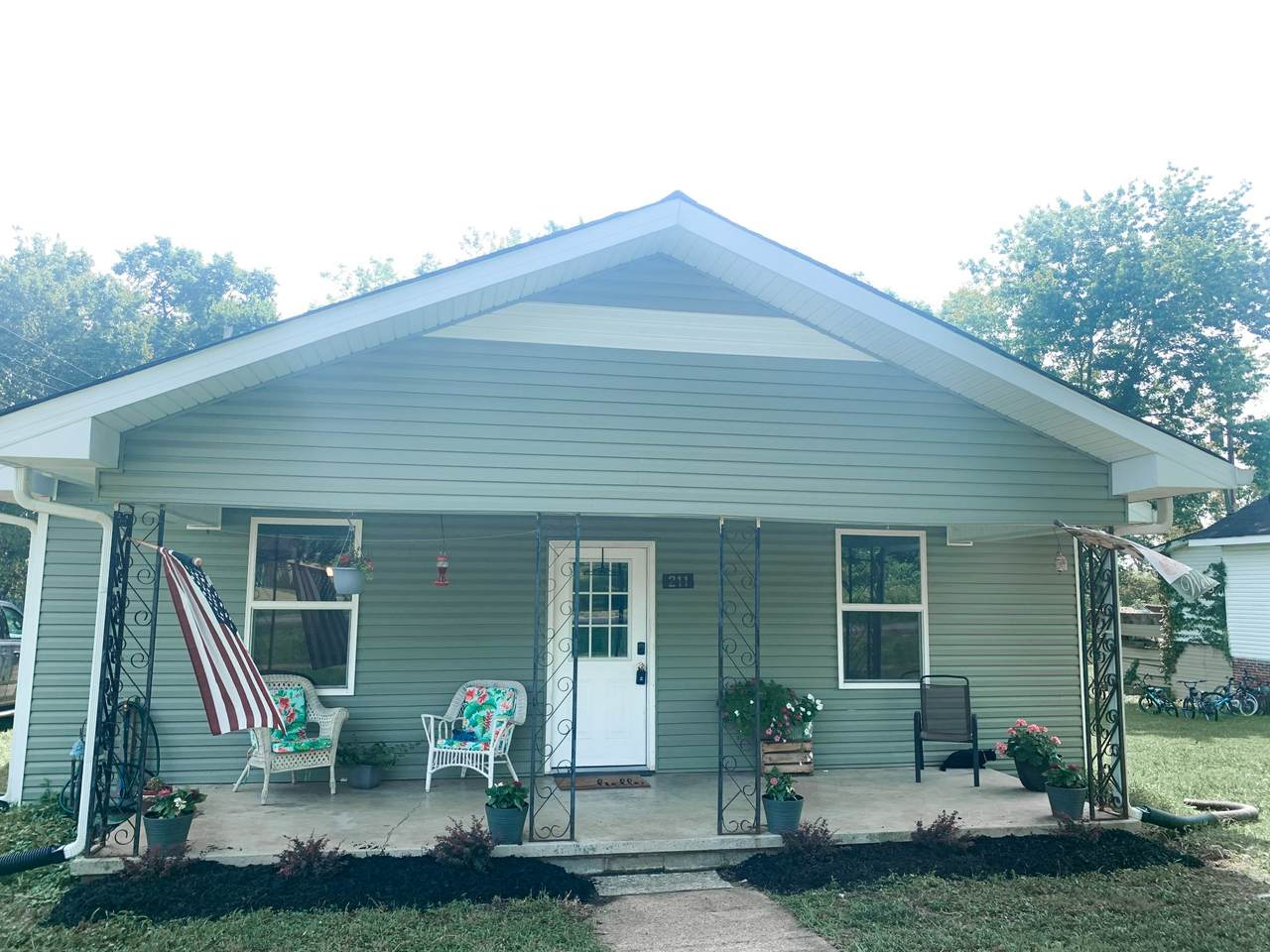 211 Shelbyville Mills Rd - Photo 1