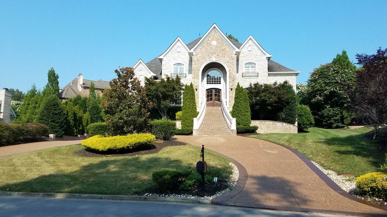 1211 Rolling Creek Dr - Photo 1