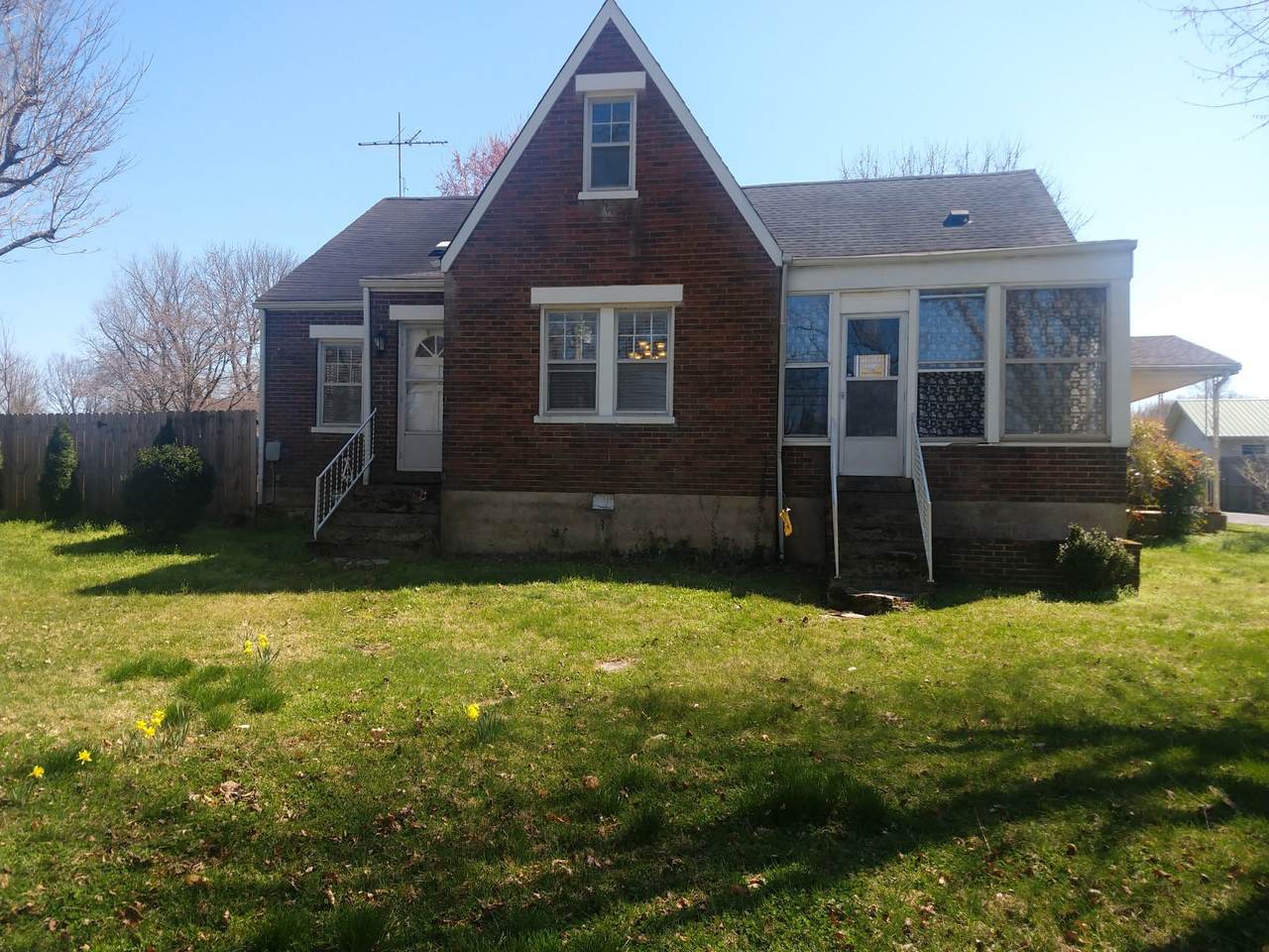 306 Main St - Photo 1