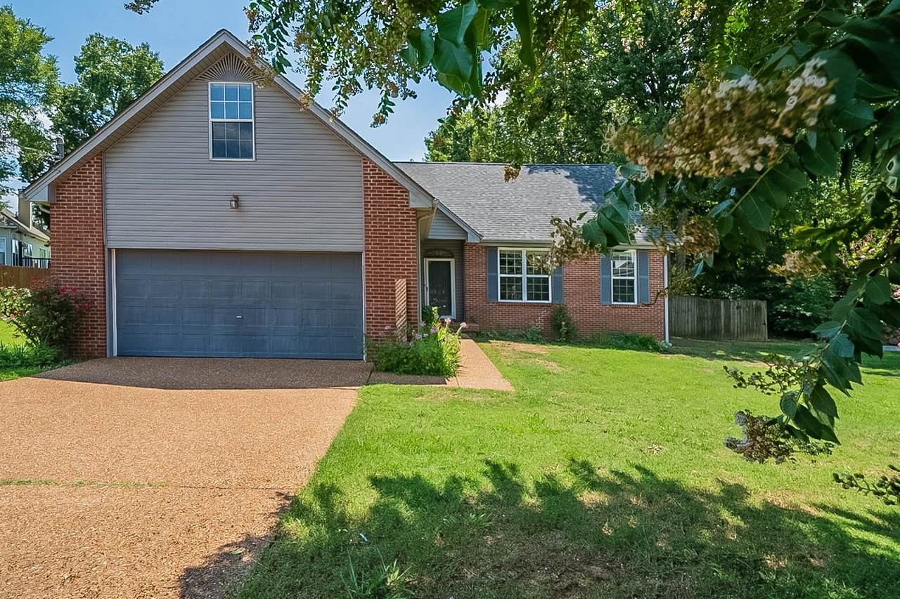 105 Belle Oaks Ct - Photo 1