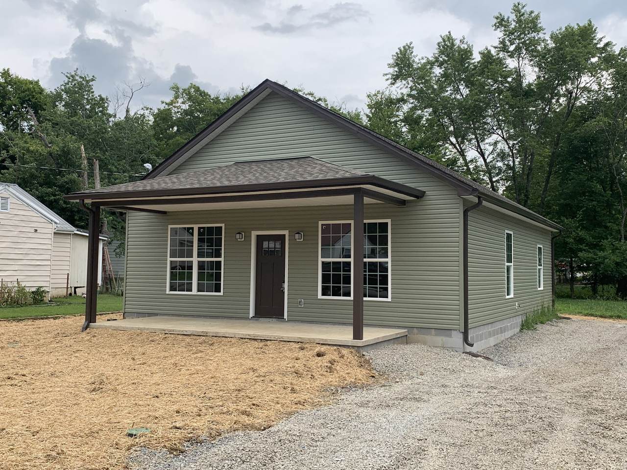 113 Elizabeth St - Photo 1