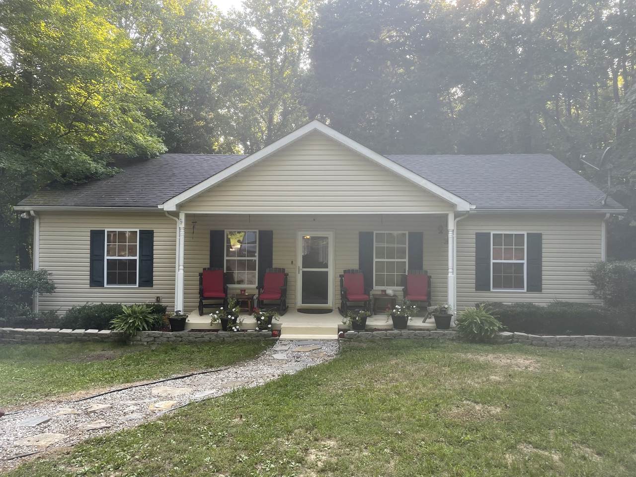 1061 William Glen Rd - Photo 1